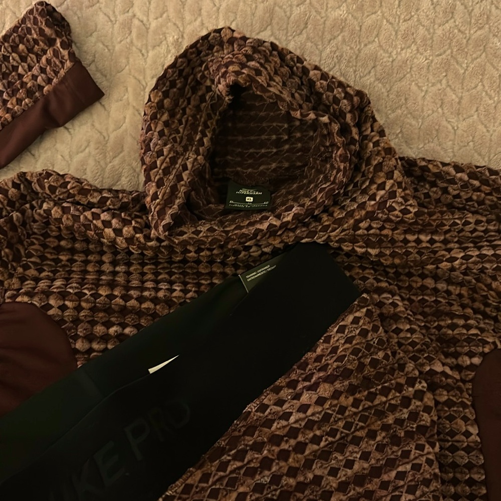 Nike Pro Hyperwarm set. NWOT !